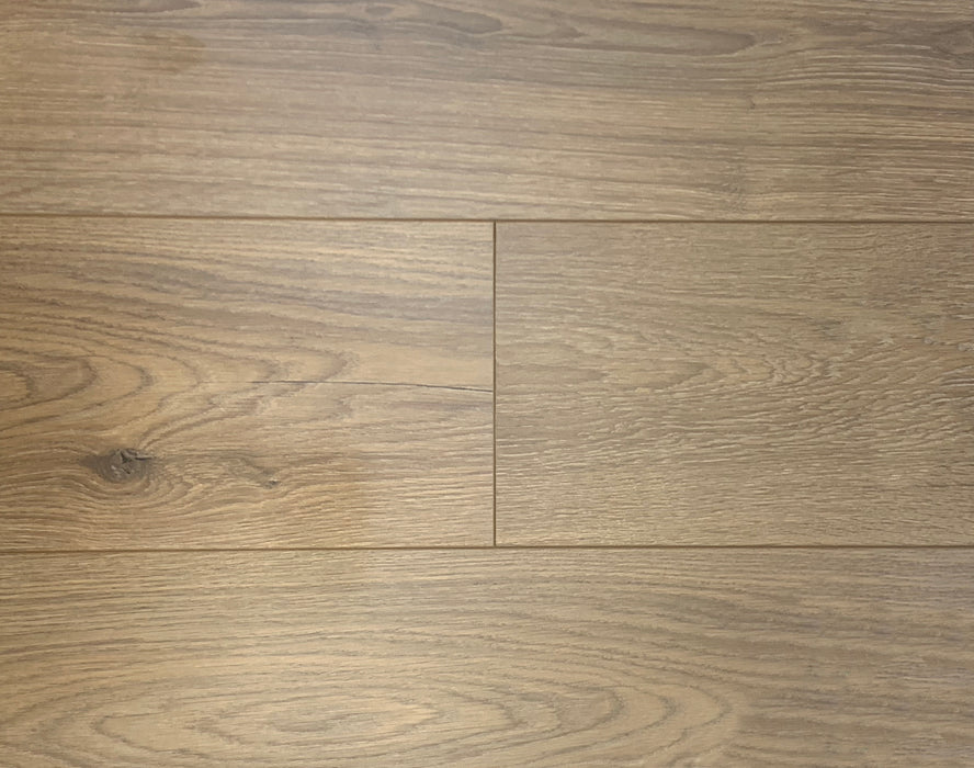 12mm Royaltech Honey Oak L9506 Laminate Flooring